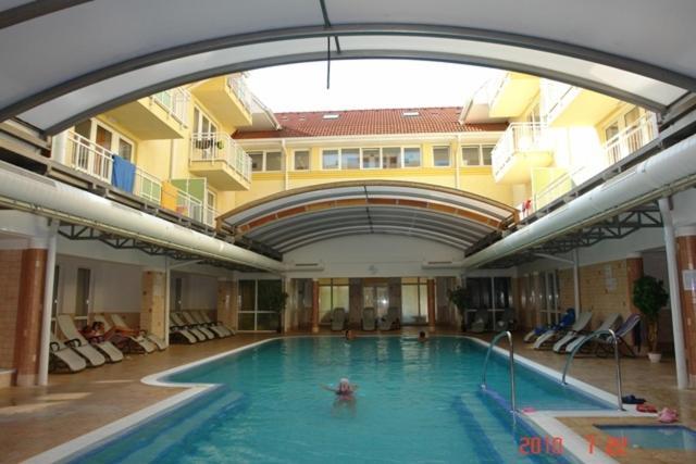 Lilla Wellnessapartman Zalakaros Exterior foto